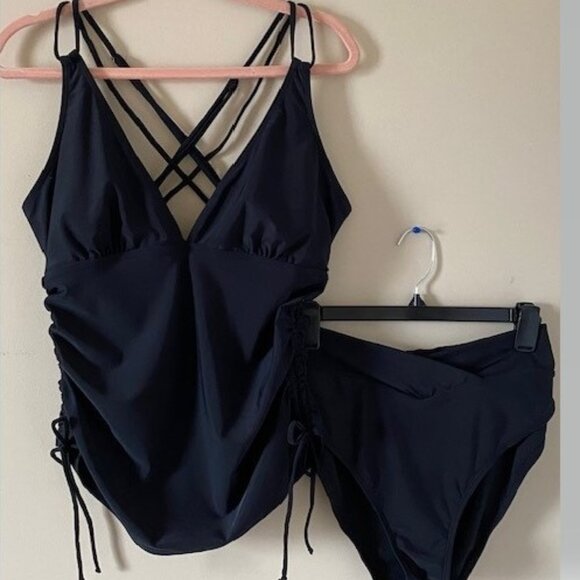 Black V-Neck Tankini Set (with adjustable draw-string sides) - Picture 2 of 5